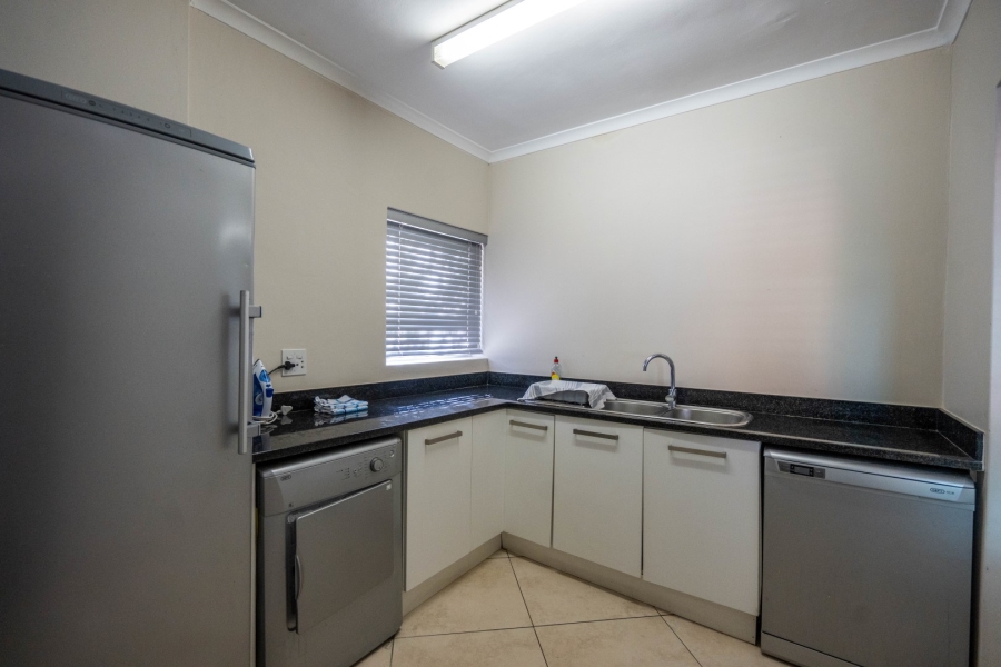 6 Bedroom Property for Sale in West Bank Eastern Cape